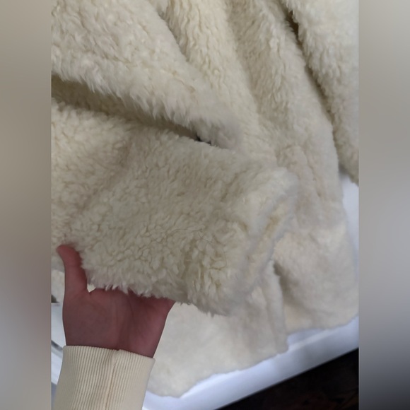 Abercrombie & Fitch Teddy Coat - Picture 4 of 9